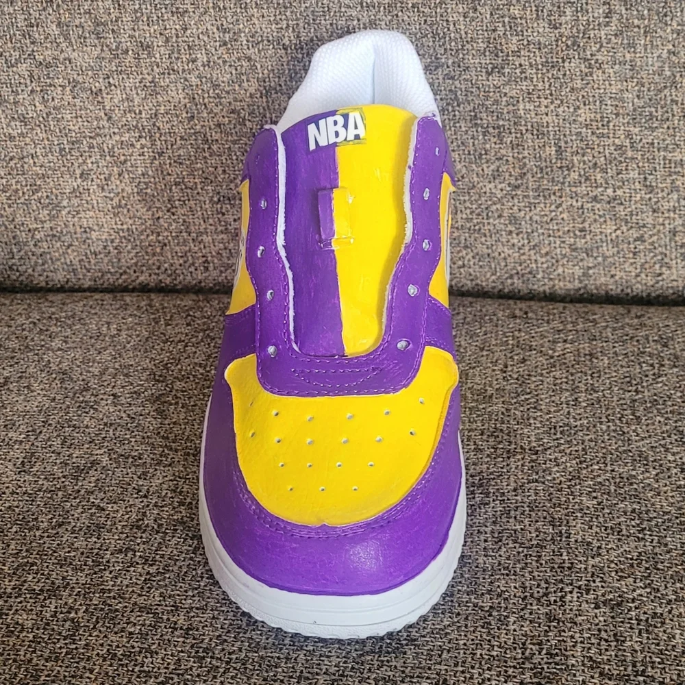 Custom Basketball Shoes - Picture 3 of 5